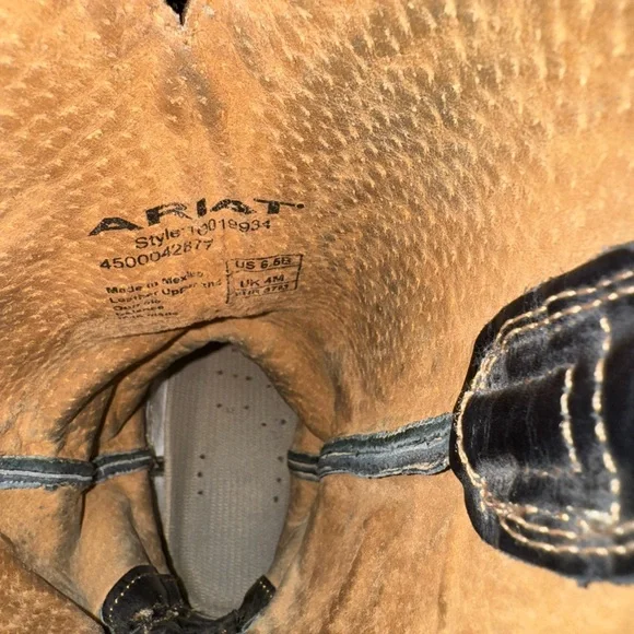 Black and Red Women’s Cowboy Boots - Picture 15 of 16